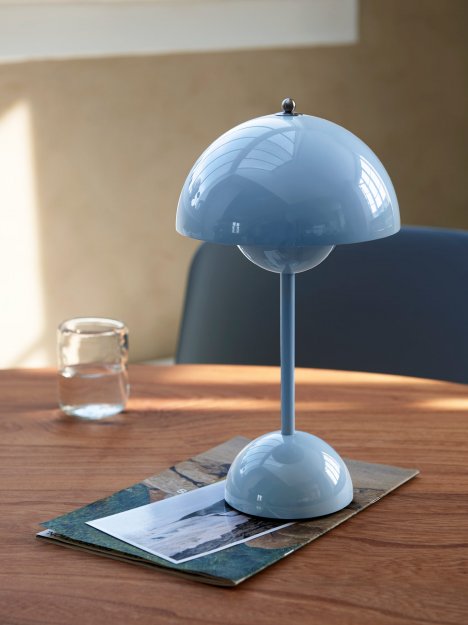 Flowerpot VP9 trådløs bordlampe af Verner Panton!
